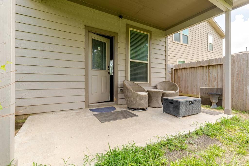 Villa N-E-G House - Near David Wayne Hooks Airport Houston Exterior foto